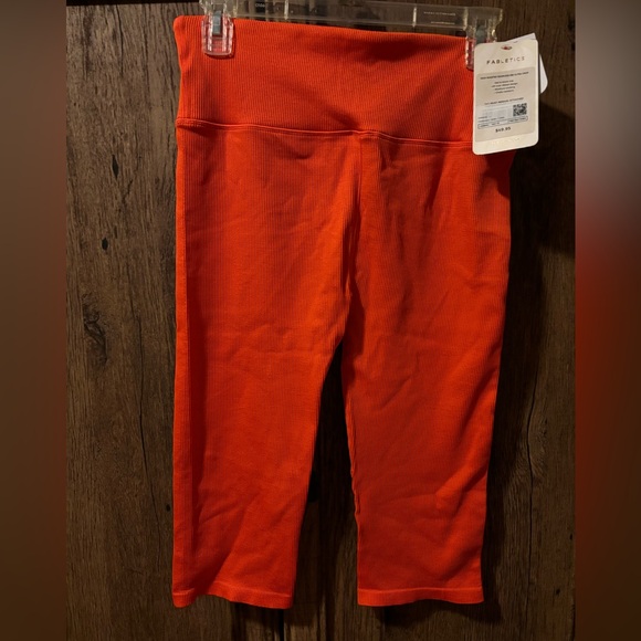 NWT Fabletics High-waisted Seamless Rib Ultra Crop pant in Harvest, size large - Picture 6 of 11